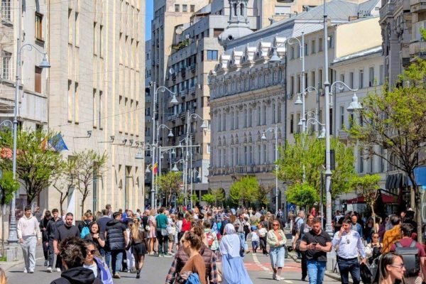 Mitinguri Pro-UE la București: Europa și Călin Georgescu