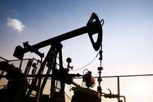 AIE: Prețurile petrolului vor continua să crească din cauza conflictului