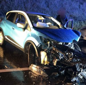 Accident grav DN2F: Trei răniți în coliziune frontală