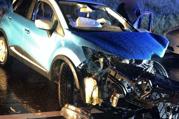 Accident grav DN2F: Trei răniți în coliziune frontală