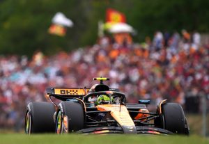McLaren vs Mercedes: Provocările din Formula 1