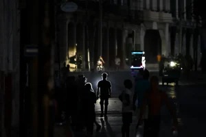 Proteste masive în Havana: Pene de curent de 22 ore și criză energetică