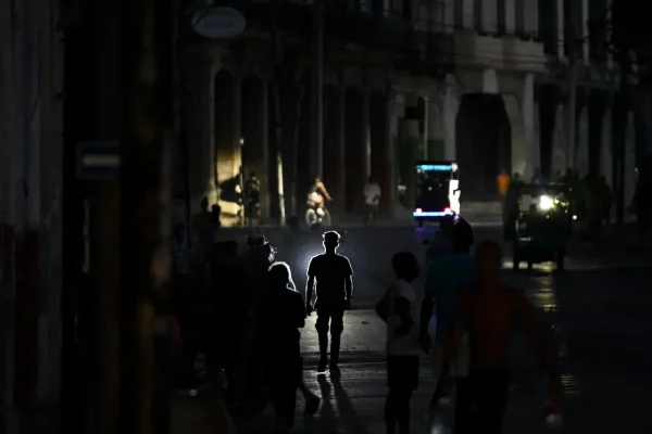 Proteste masive în Havana: Pene de curent de 22 ore și criză energetică