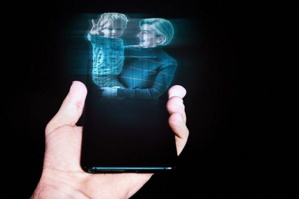 Samsung revoluționează smartphone-urile cu ecran OLED hologr
