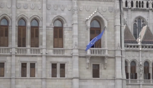 Revenirea steagului Uniunii Europene pe Parlamentul Ungariei