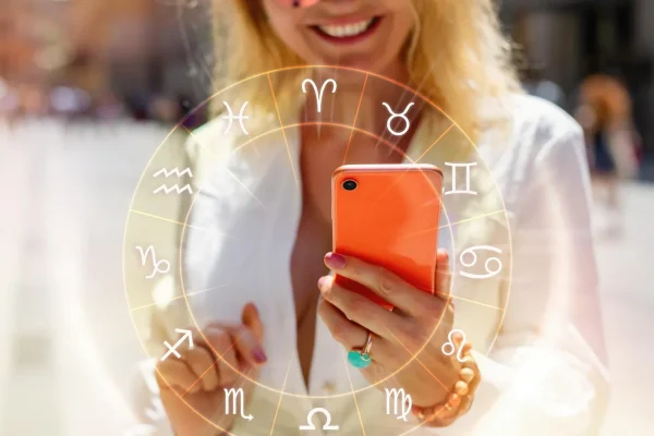Horoscop weekend 16-17 mai: Leii primesc atenție, Gemenii călătoresc
