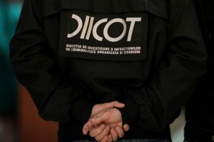 Polițiști și vameși reținuți pentru contrabandă la granița c