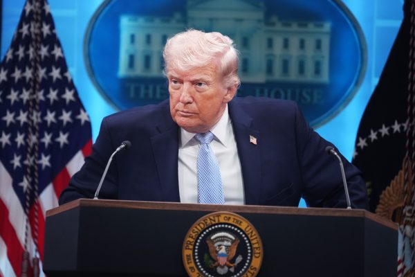 Trump Anunță Armistițiu Istoric pentru Pace între Rusia și U