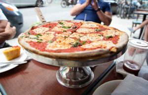 Austria taxează clienții care împart mâncarea în restaurante, inclusiv în Viena și Salzburg