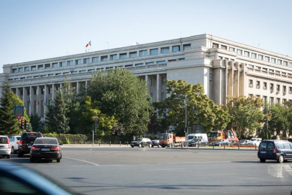 Tensiuni în Guvern: Majorări salariale Romgaz vs. Administra