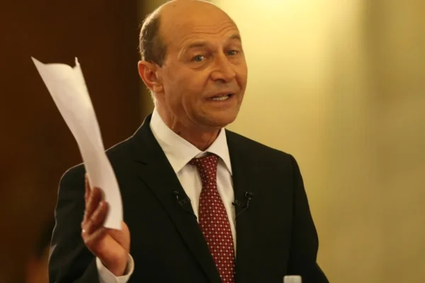 Băsescu: România riscă pierderi de 20 miliarde euro fără guvern stabil