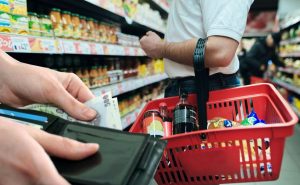 INS: Inflația de 10,7% depășește creșterea salariilor medii cu 4,3% în România