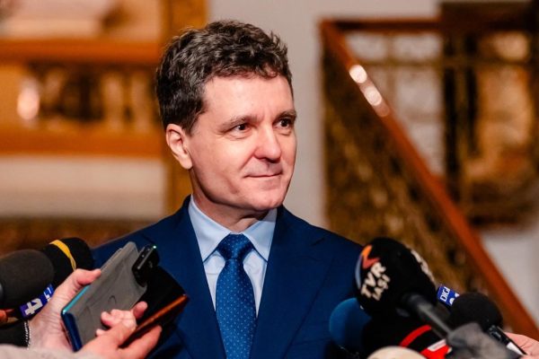 Nicușor Dan: Controversele Declarațiilor Sale în Presa Inter