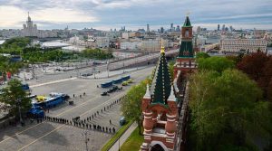 Parada Militară de Ziua Victoriei: Atmosferă Discretă la Mos