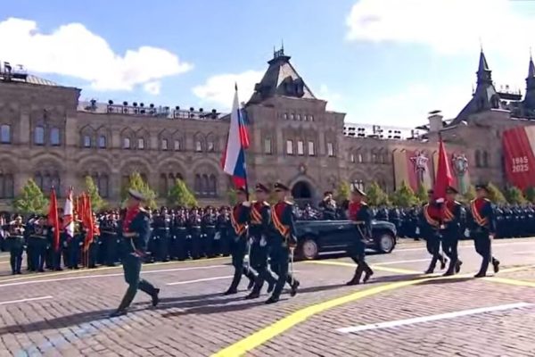 Parada de Ziua Victoriei la Moscova: O Celebratie Înjumatăți