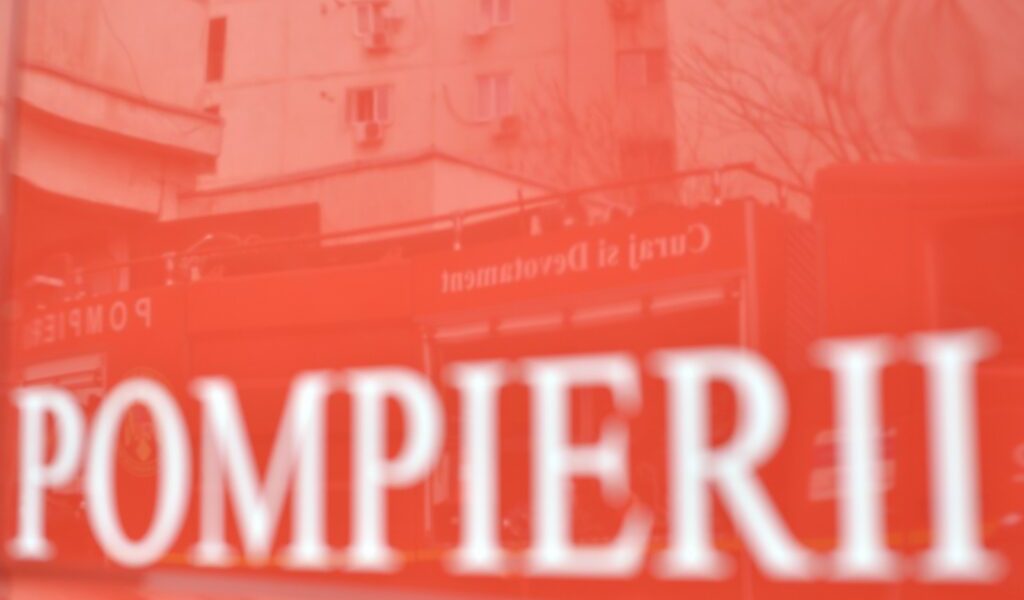 Incendiu în Munții Retezat: Pompierii Fac Față Provocărilor
