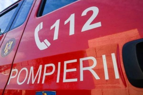 Explozie la o hală din Târgoviște: 44 evacuați, o persoană cu arsuri