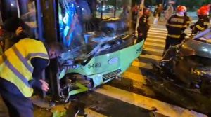 Accident rutier București: șofer cu alcoolemie mare intră în