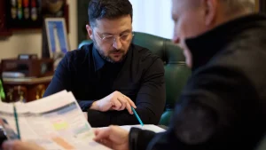 Zelenski: Salariul lunar de 670 euro, venituri totale 15,8 milioane hrivne