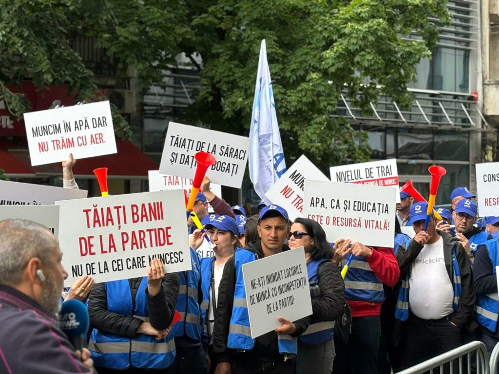 Protest al Sindicatului Mureș la Apele Române: 200 de persoane cer drepturi
